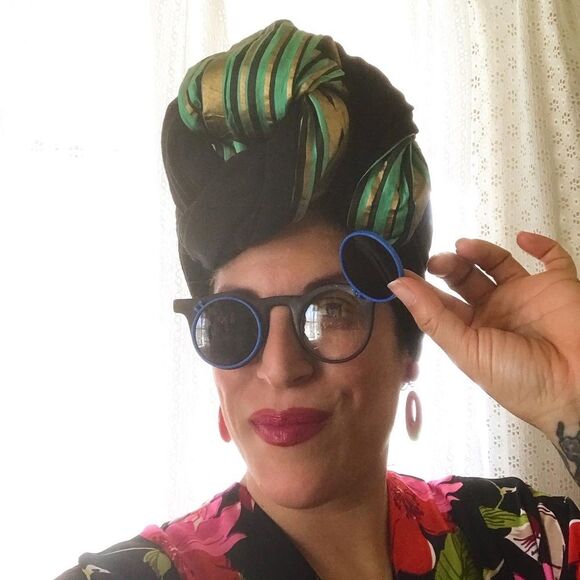 DEADSTOCK 1980’s 80s Vintage Flip Round Sunglasses
